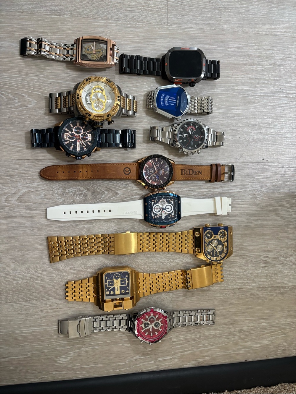 Mixed Men's Watch Lot — Gold, Black, Silver, Brown, White. 11 pieces